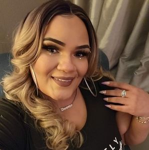 Meet your Posher, Dominique